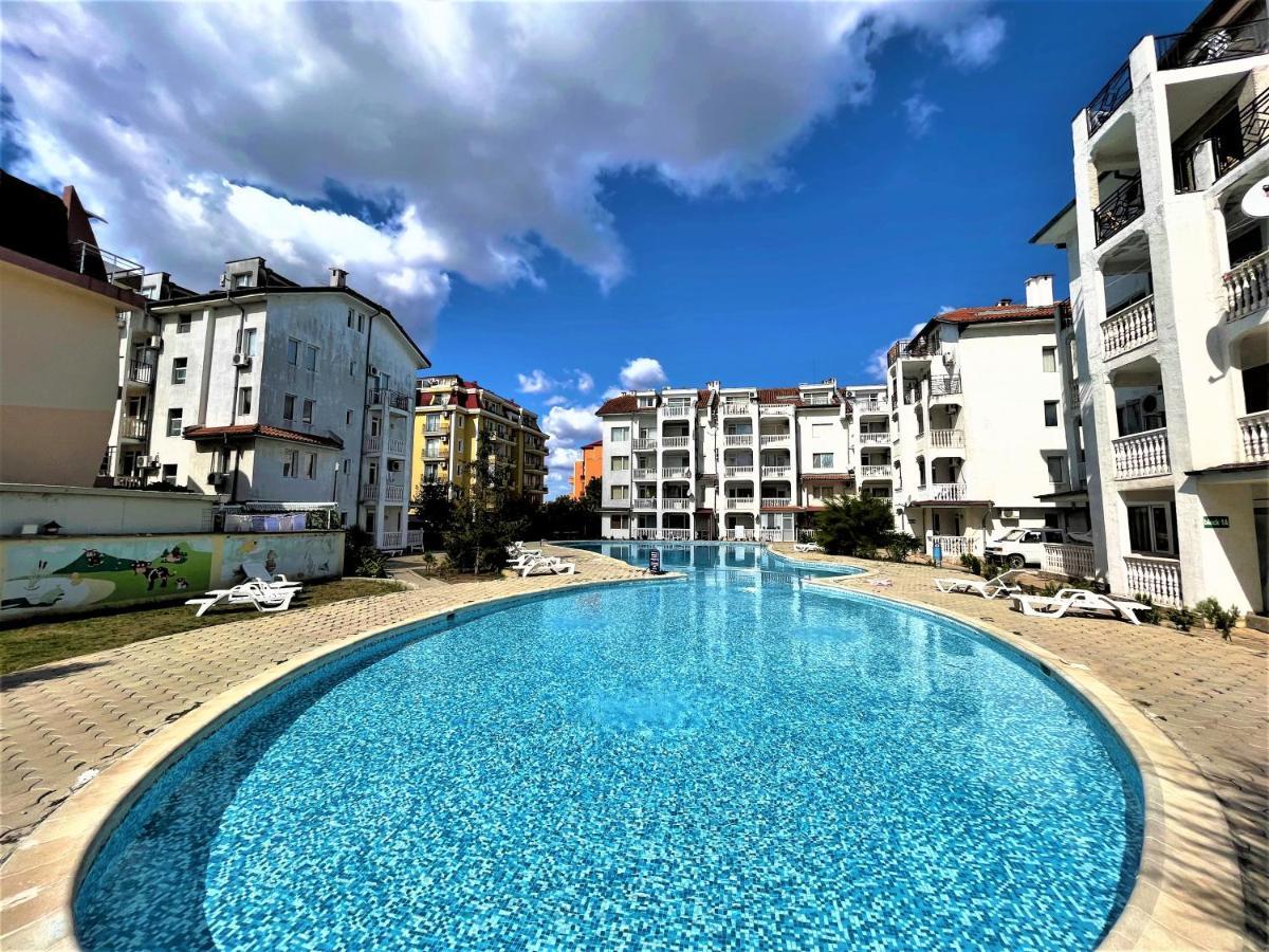 Bravo 5 Holiday Home Слънчев бряг Екстериор снимка