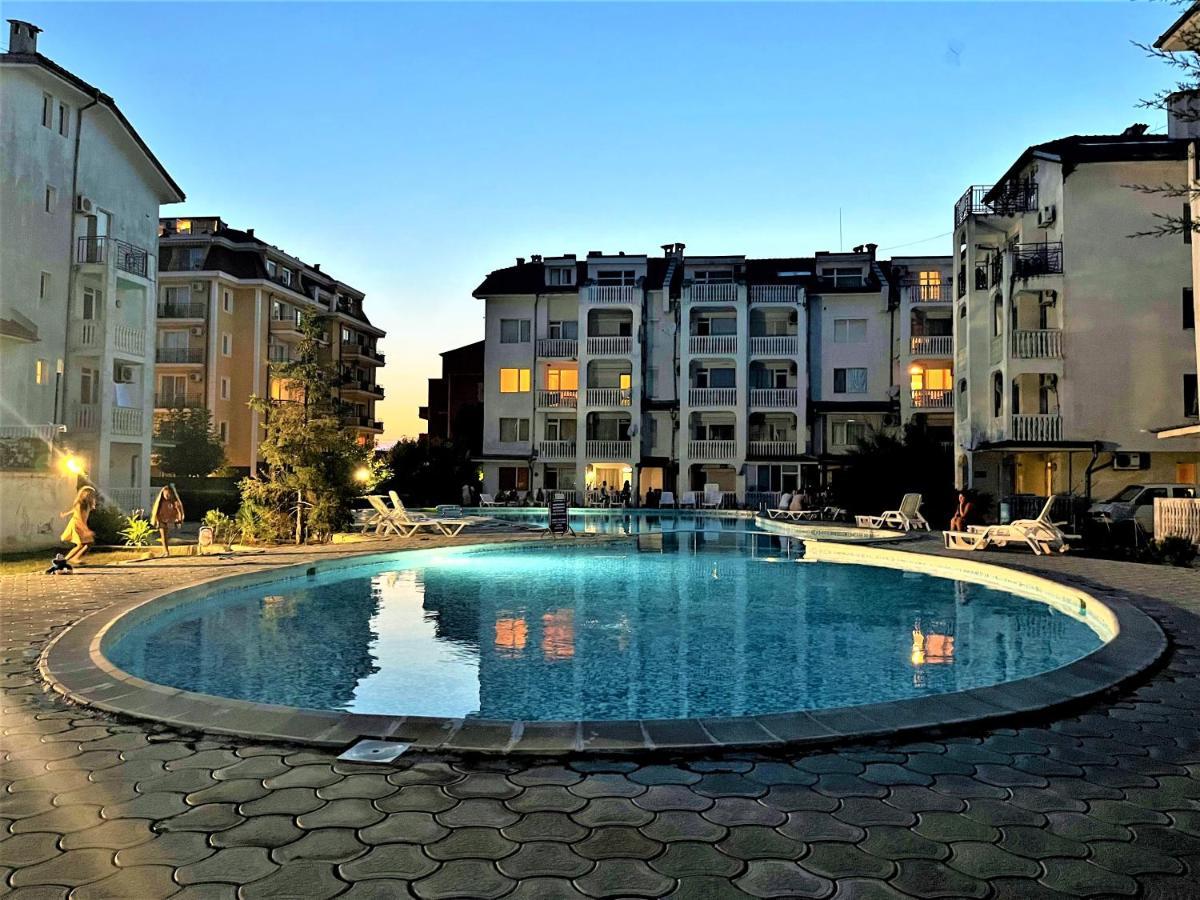 Bravo 5 Holiday Home Слънчев бряг Екстериор снимка