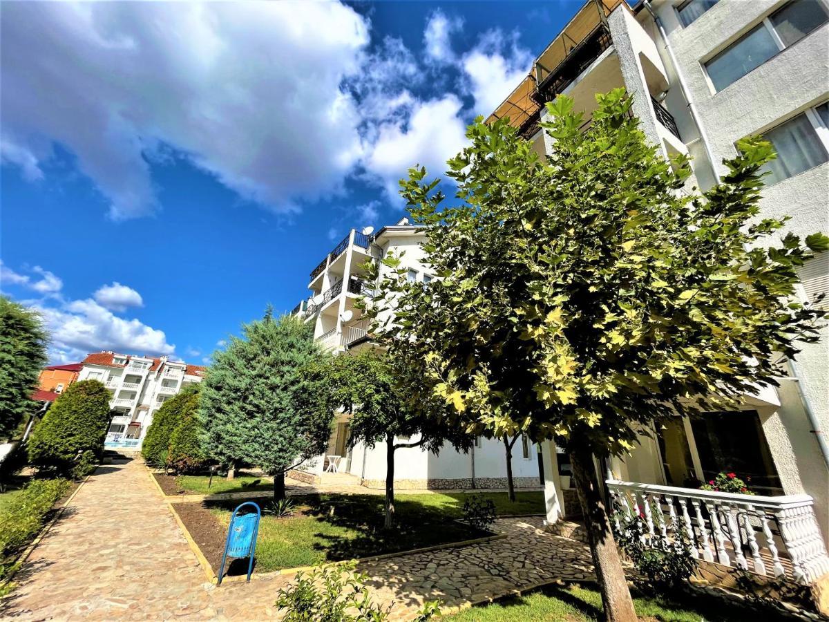 Bravo 5 Holiday Home Слънчев бряг Екстериор снимка
