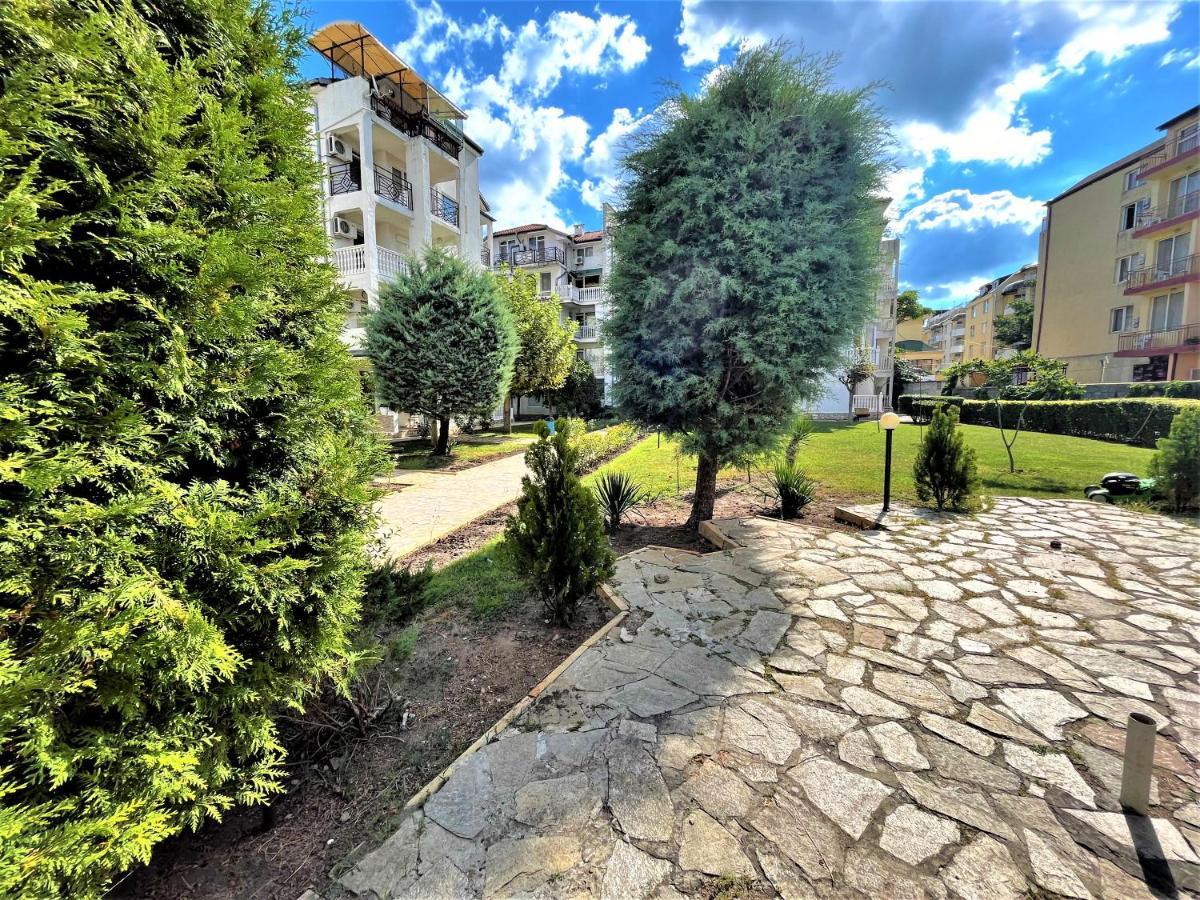 Bravo 5 Holiday Home Слънчев бряг Екстериор снимка